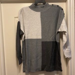 Whit and grey colour block tunic length sweater
